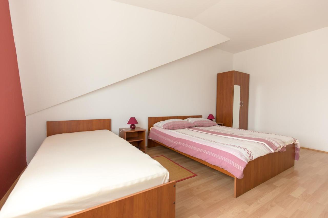 Guesthouse Capistro Bilje المظهر الخارجي الصورة