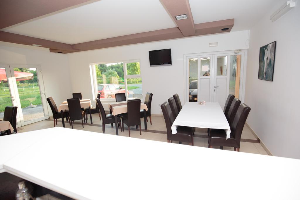 Guesthouse Capistro Bilje المظهر الخارجي الصورة