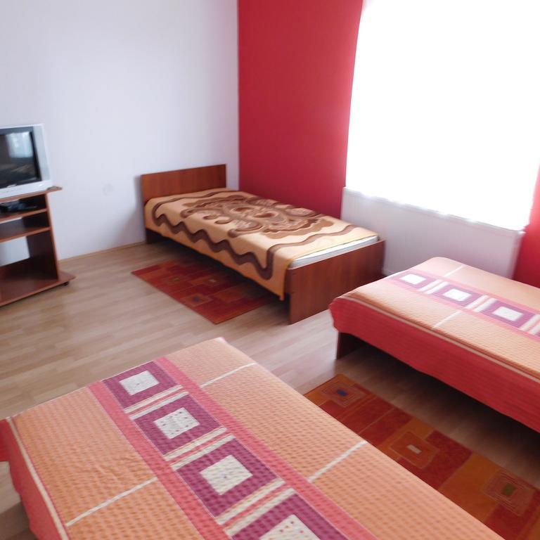Guesthouse Capistro Bilje المظهر الخارجي الصورة