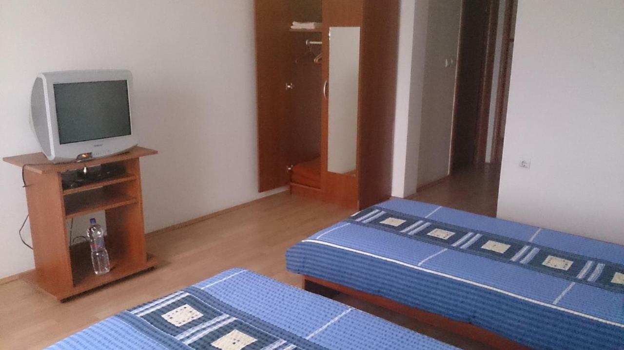 Guesthouse Capistro Bilje المظهر الخارجي الصورة