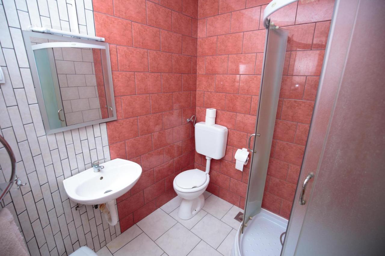 Guesthouse Capistro Bilje المظهر الخارجي الصورة